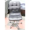 Image 1 : BLACK OFFICE CHAIR.