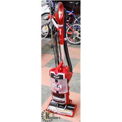 SHARK STAND UP VACUUM