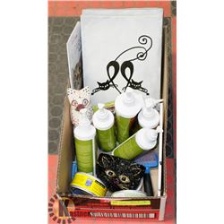 BOX OF CAT ITEMS INCL. WALL DECOR,