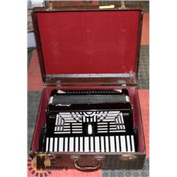 MARRAZZA ITALIAN ACCORDION IN CASE