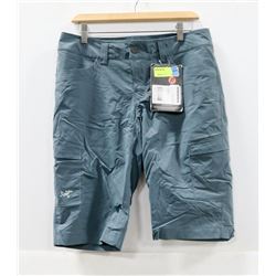 ARC'TERYX WOMEN'S HIKING SHORTS. SIZE 8