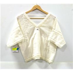 O'NEIL LADIES WHITE DOUBLE V NECK SHIRT SIZE SMALL.