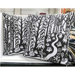 LOT OF 2 FOREST AND WAVES DECORATIVE PILLOWS.