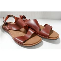 KEENS WOMEN'S ROSE SANDALS. SIZE 8.