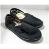 Image 1 : TOMS YOUTH BLACK SHOES. SIZE 11.