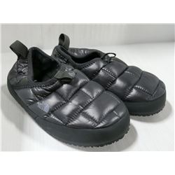 NORTHFACE BLACK YOUTH INSULATED SHOES. SIZE 2.
