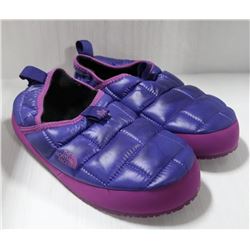 NORTHFACE PURPLE YOUTH INSULATED SHOES. SIZE 5.