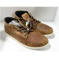 REEF LEATHER HIDE SHOES SIZE 13.