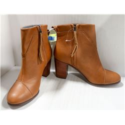TOMS WOMEN'S BROWN LEATHER HEELED BOOTIE. SIZE 10.