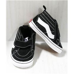 VANS BABY CRIB SHOES. BLACK AND WHITE. SIZE 3.