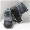 Image 1 : NORTHFACE YOUTH GREY WINTER BOOTS SIZE 7.