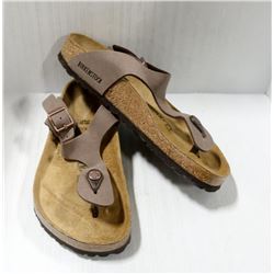 BIRKENSTOCKS BROWN THONG UNI SANDAL 8/6