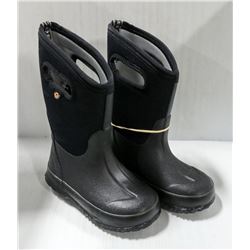 BOGS BLACK YOUTH INSULATED RUBBER BOOT SIZE 11.