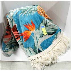 AREA RUG STYLE BEACH TOWEL. FLORAL PATTERN.