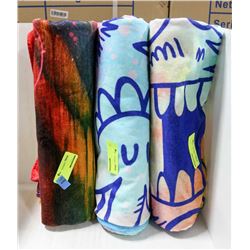 LOT OF 3 ASSORTED BEACH TOWELS.