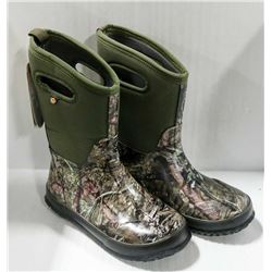 BOGS GREEN CAMO YOUTH INSULATED RAIN BOOT SIZE 5