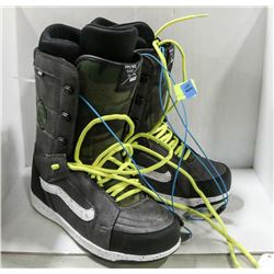 VANS HOWL GREY/CAMO SNOWBOARDING BOOTS SIZE 12