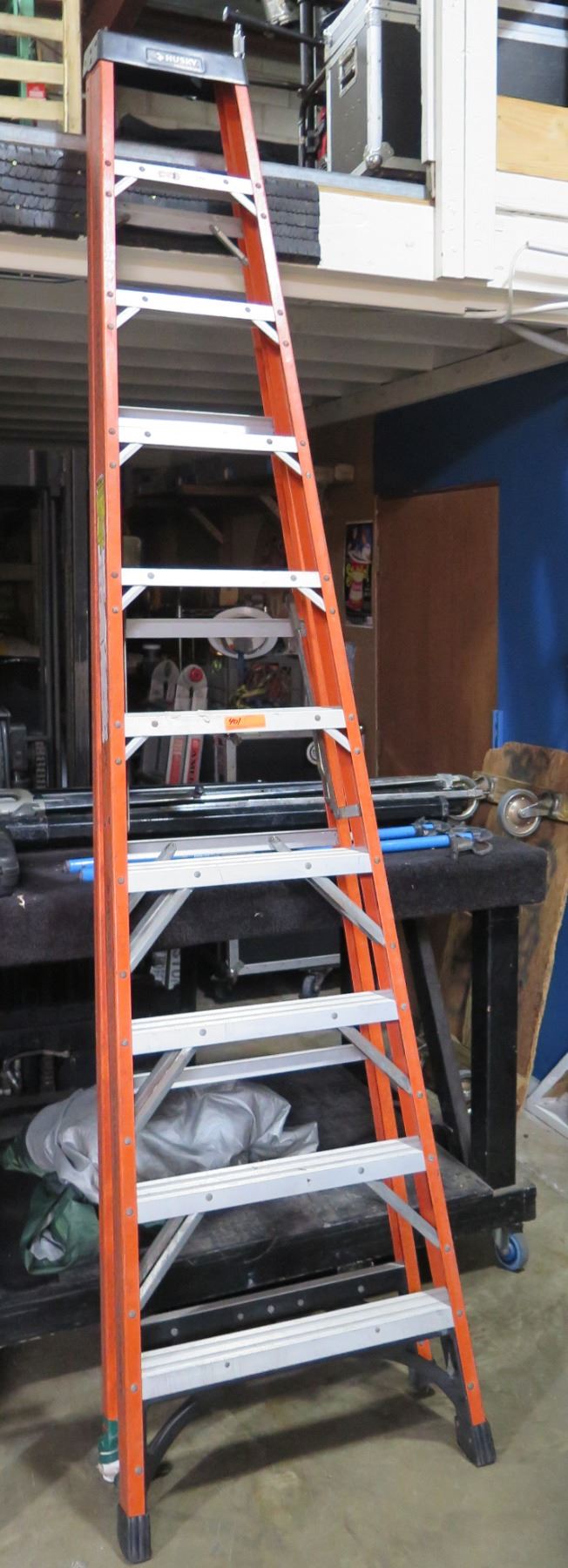 Husky Ladder Husky Tall Red 10 Step Ladder - Oahu Auctions