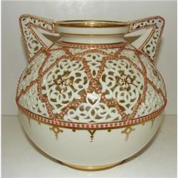 GRAINGERS WORCESTER PORCELAIN VASE