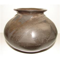 NATIVE AMERICAN BLACKWARE POTTERY VASE