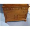 Image 2 : CRAFTIQUE MAHOGANY TWO-PIECE HUTCH