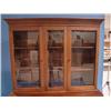 Image 3 : CRAFTIQUE MAHOGANY TWO-PIECE HUTCH