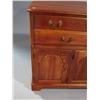 Image 3 : MT. VERNON CHERRY CHIPPENDALE STYLE SER