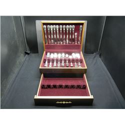 Flatware set