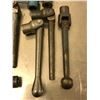 Image 2 : LOT OF VISE HANDLE / WRENCH