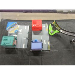 ESTATE - HOT WHEELS RACE TRACK ACCESSORIES, ETC