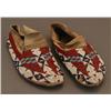 Image 1 : 1 NATIVE AMERICAN BEADED MOCCASINS 
