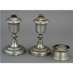 1 PAIR OF AMERICAN PEWTER LAMPS, 