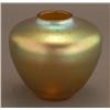 Image 1 : 1 GOLD IRRIDESCENT VASE, 