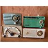 Image 1 : 4 Old Radios