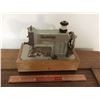 Image 1 : Childs Sewing Machine