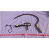 Image 1 : VICTOR TRAP AND SICKLE -LOOSE HANDLE ON SICKLE