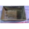 Image 3 : WOODEN CRATE - 22" X 14.5" X 8"