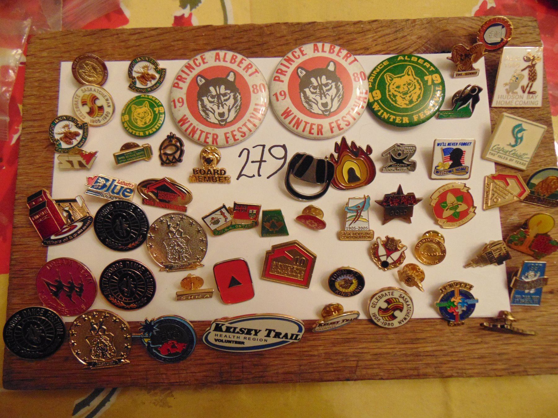 large lot of vintage lapel pins
