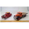 Image 1 : 1941 Chevy Flatbed & 1932 Chevy Roadster Model Cars