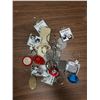 Image 2 : BAG OF COLLECTIBLE BUTTONS & KEY CHAINS