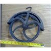 Image 1 : WELL PULLEY (NICE DESIGN)
