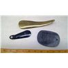 Image 2 : SHOE HORNS AND HESSTON BELT BUCKLE
