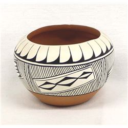 Isleta Winnebago Pottery Bowl by Kimo DeCora