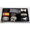 Image 1 : FLAT OF ASSORTED BELT BUCKLES.