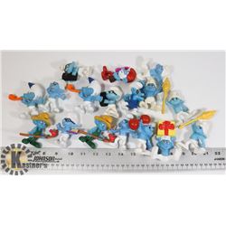 FLAT OF VINTAGE SMURF FIGURES