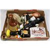 Image 1 : FLAT WITH ASSORTED COLLECTIBLE VINTAGE ALCOHOL