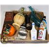 Image 1 : FLAT WITH ASSORTED COLLECTIBLES ALCOHOL BOTTLES