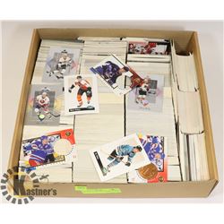 TRAY OF ASSORTED HOCKEY CARDS