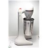 Image 1 : 8)  HAMILTON BEECH DRINK MIXER