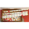 Image 1 : 15 FLAT SHEETS OF GIFT WRAP AND 4 ROLLS OF